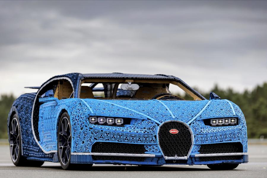  Bugatti Chiron by LEGO Technic 2018 года  (фото 1 из 8)